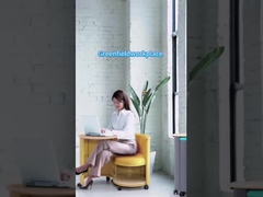 素晴らしい図書館の机と椅子